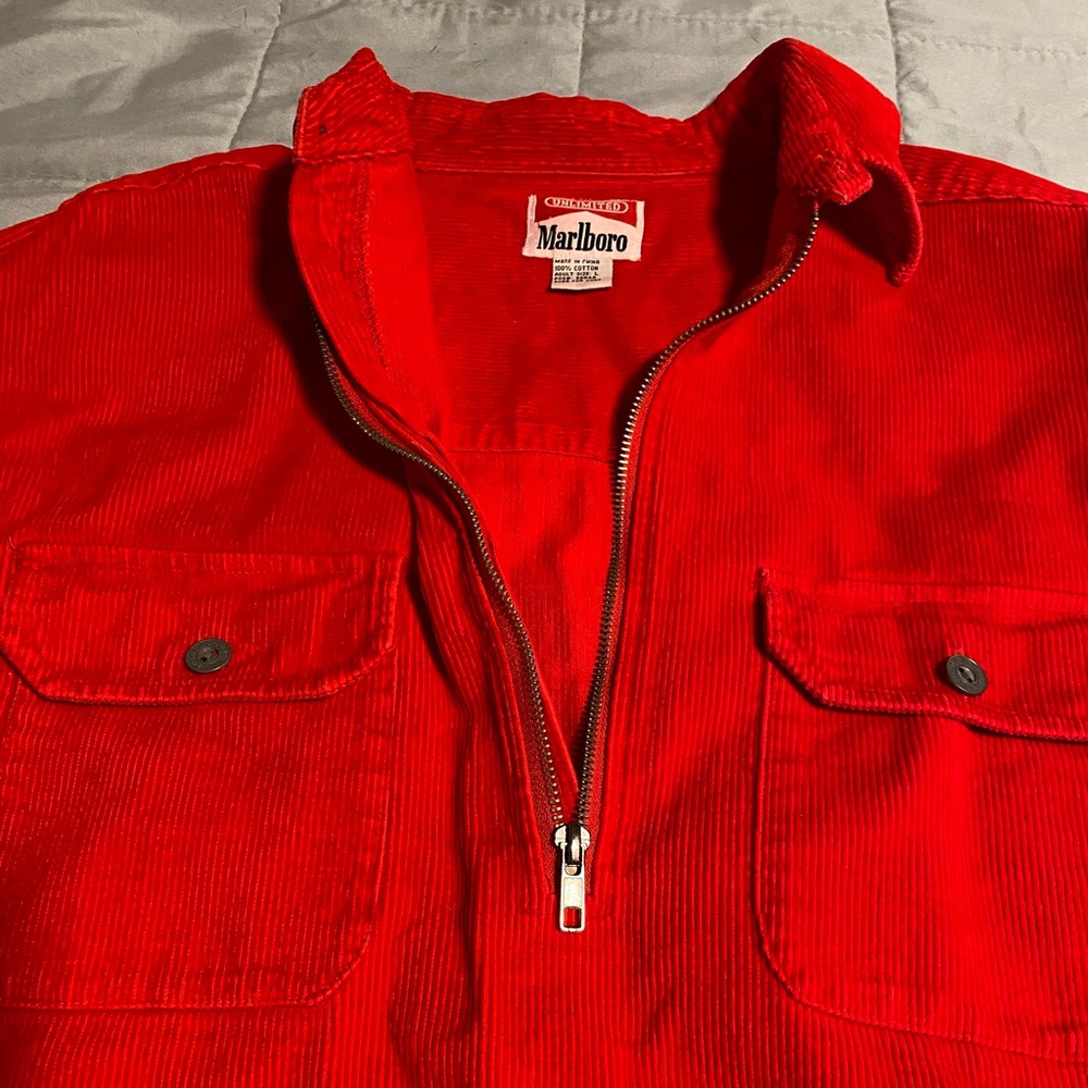 Marlboro pull over